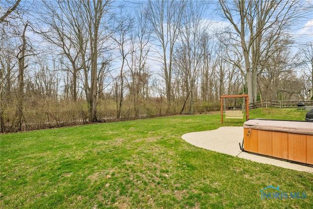 820 Weatherstone Road, Holland, OH 43528