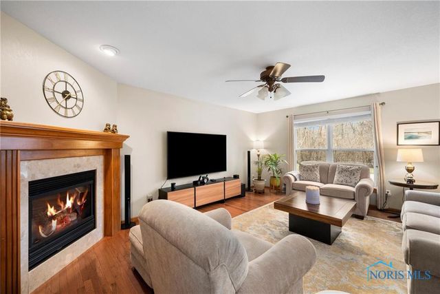 820 Weatherstone Road, Holland, OH 43528