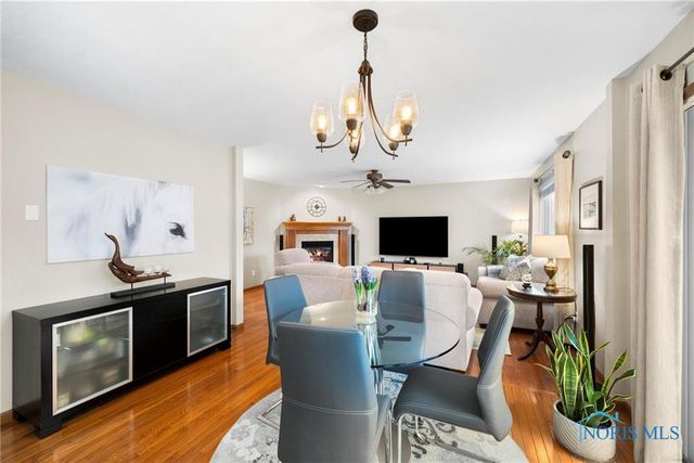 820 Weatherstone Road, Holland, OH 43528