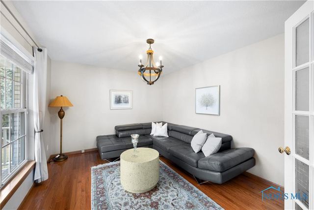 820 Weatherstone Road, Holland, OH 43528