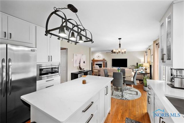 820 Weatherstone Road, Holland, OH 43528