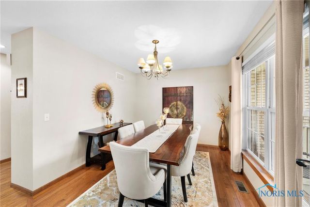 820 Weatherstone Road, Holland, OH 43528