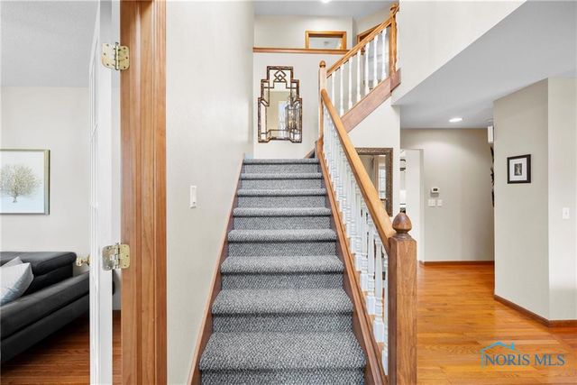 820 Weatherstone Road, Holland, OH 43528