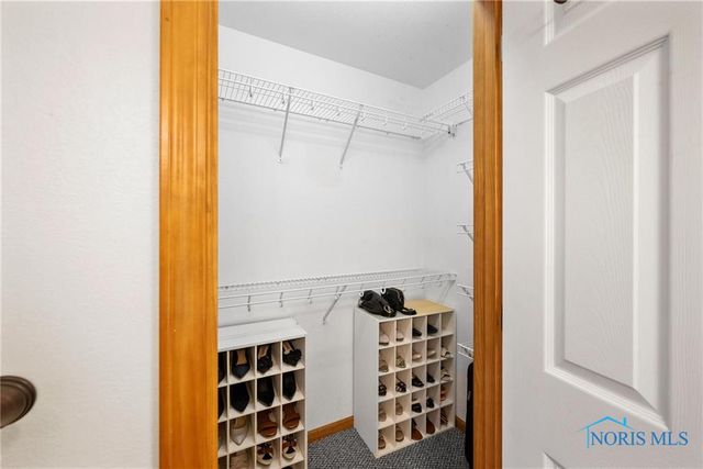 820 Weatherstone Road, Holland, OH 43528