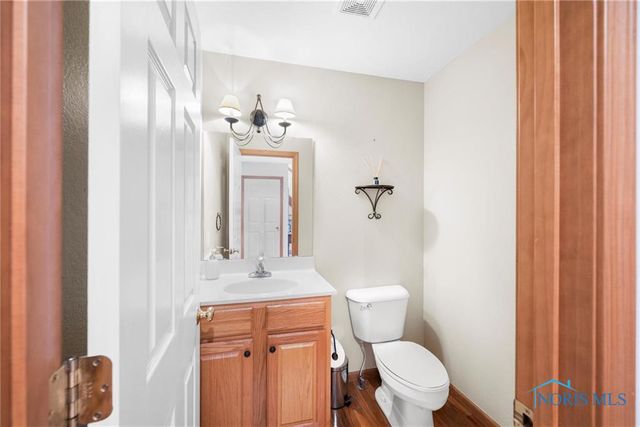 820 Weatherstone Road, Holland, OH 43528