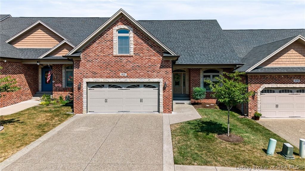 1237 Serenity Springs Drive, New Albany, IN 47150