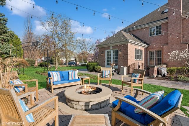 500 S KENILWORTH Avenue, Elmhurst, IL 60126