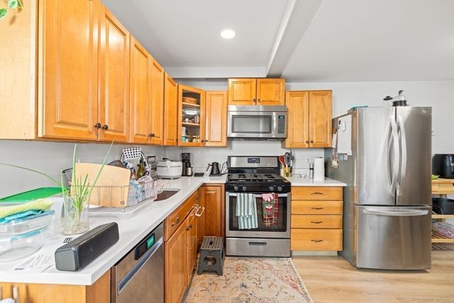 3 Linden St, Somerville, MA 02143