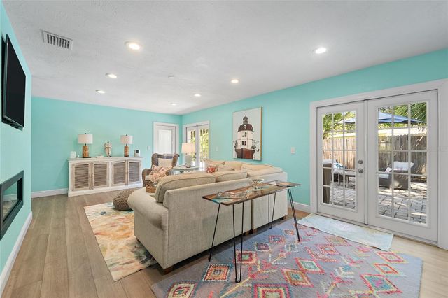 771 INDIAN BEACH CIRCLE, Sarasota, FL 34234