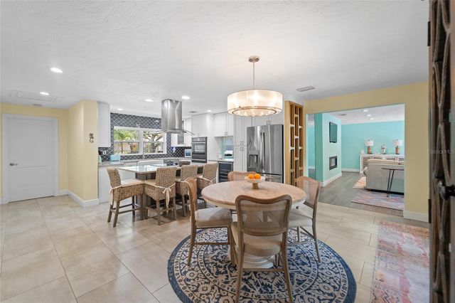 771 INDIAN BEACH CIRCLE, Sarasota, FL 34234