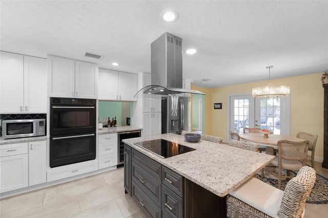 771 INDIAN BEACH CIRCLE, Sarasota, FL 34234