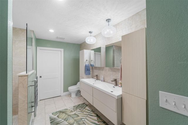 771 INDIAN BEACH CIRCLE, Sarasota, FL 34234