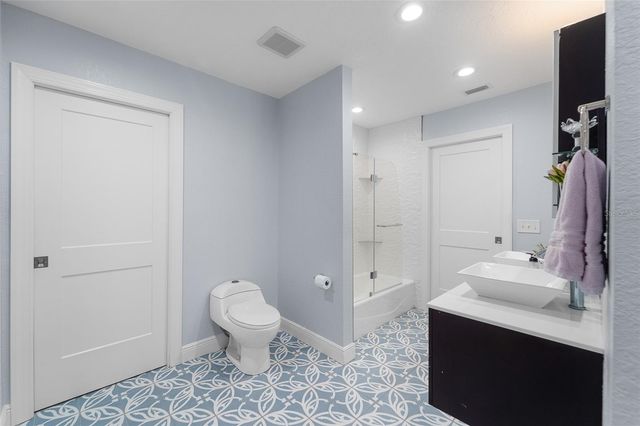 771 INDIAN BEACH CIRCLE, Sarasota, FL 34234