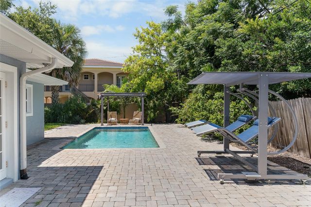 771 INDIAN BEACH CIRCLE, Sarasota, FL 34234