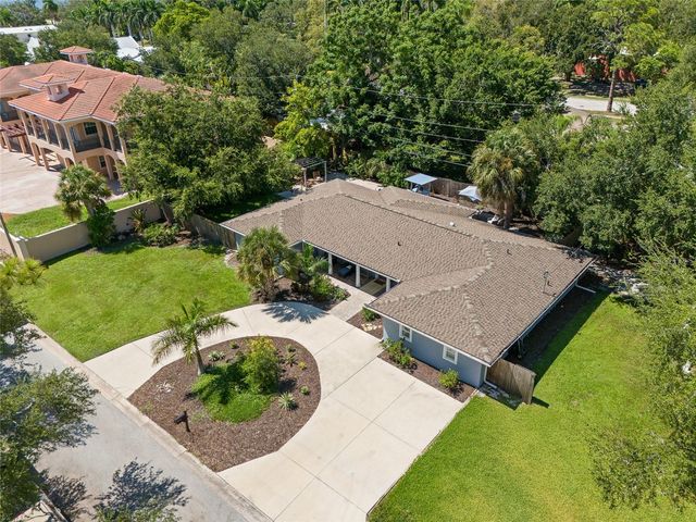 771 INDIAN BEACH CIRCLE, Sarasota, FL 34234