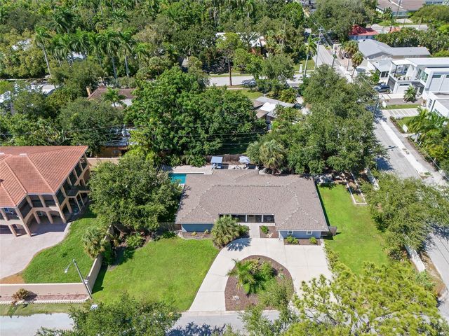771 INDIAN BEACH CIRCLE, Sarasota, FL 34234