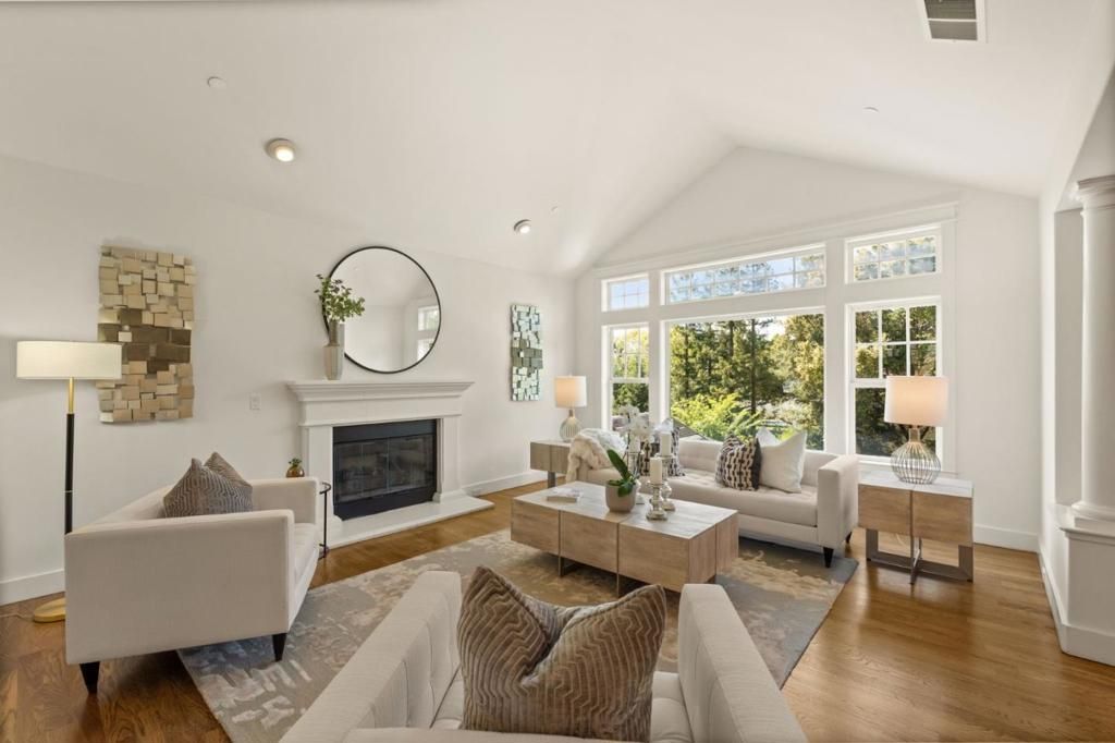 Image 13 of property listing at 902 Fallen Leaf Way, Redwood City, CA 94062