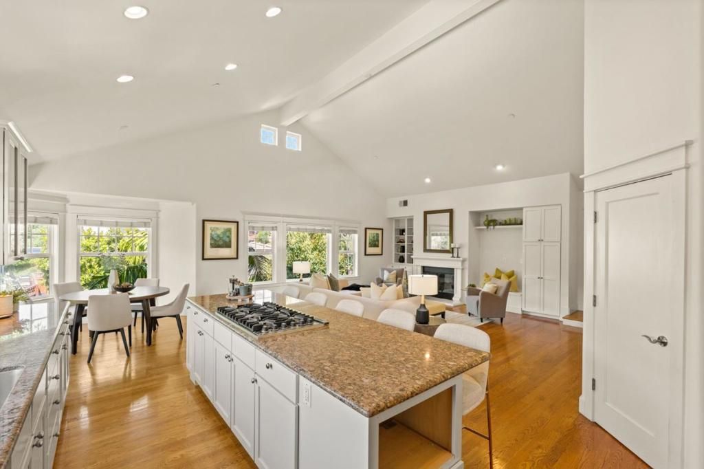 Image 18 of property listing at 902 Fallen Leaf Way, Redwood City, CA 94062