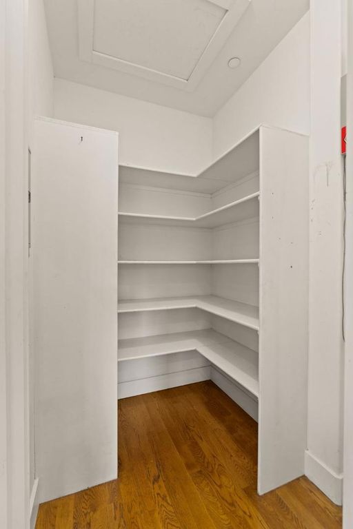 Image 20 of property listing at 902 Fallen Leaf Way, Redwood City, CA 94062