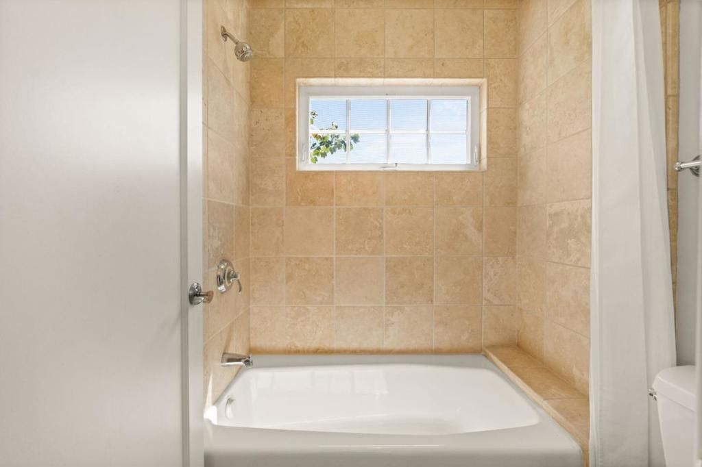 Image 33 of property listing at 902 Fallen Leaf Way, Redwood City, CA 94062