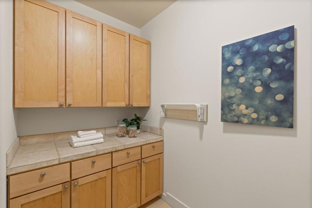 Image 43 of property listing at 902 Fallen Leaf Way, Redwood City, CA 94062