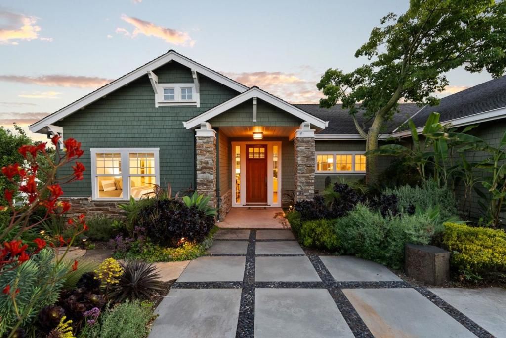 Image 5 of property listing at 902 Fallen Leaf Way, Redwood City, CA 94062