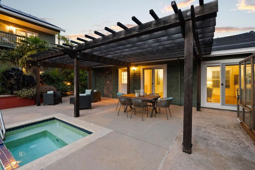 Image 77 of property listing at 902 Fallen Leaf Way, Redwood City, CA 94062