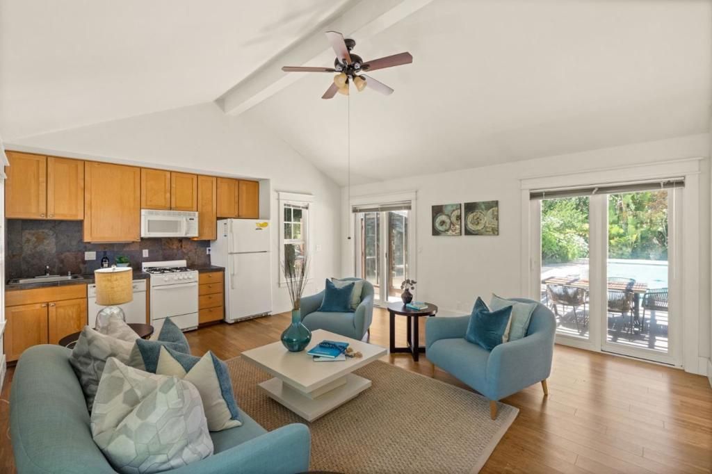 Image 79 of property listing at 902 Fallen Leaf Way, Redwood City, CA 94062