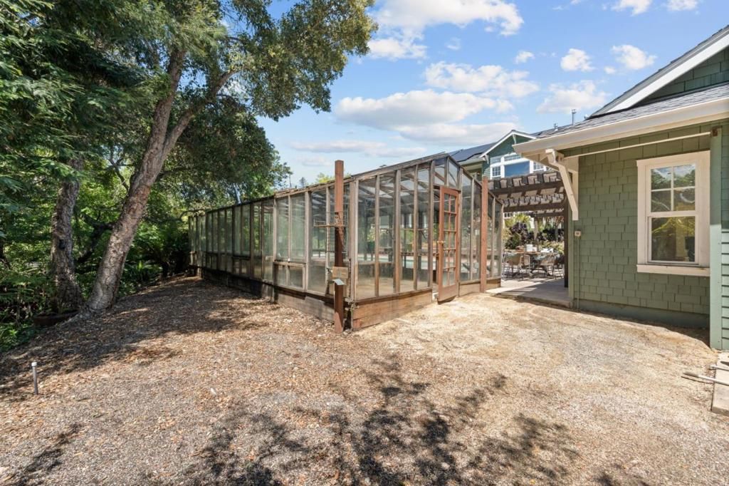 Image 85 of property listing at 902 Fallen Leaf Way, Redwood City, CA 94062