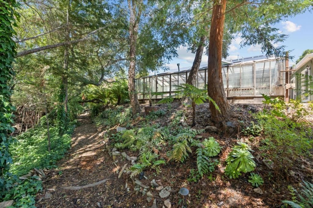 Image 88 of property listing at 902 Fallen Leaf Way, Redwood City, CA 94062
