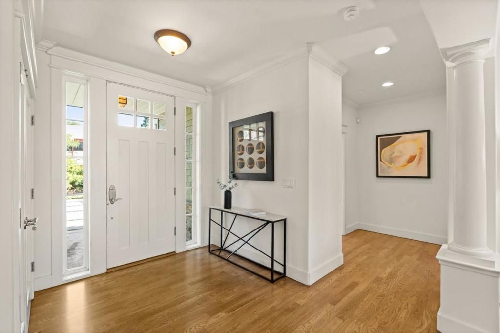 Image 9 of property listing at 902 Fallen Leaf Way, Redwood City, CA 94062