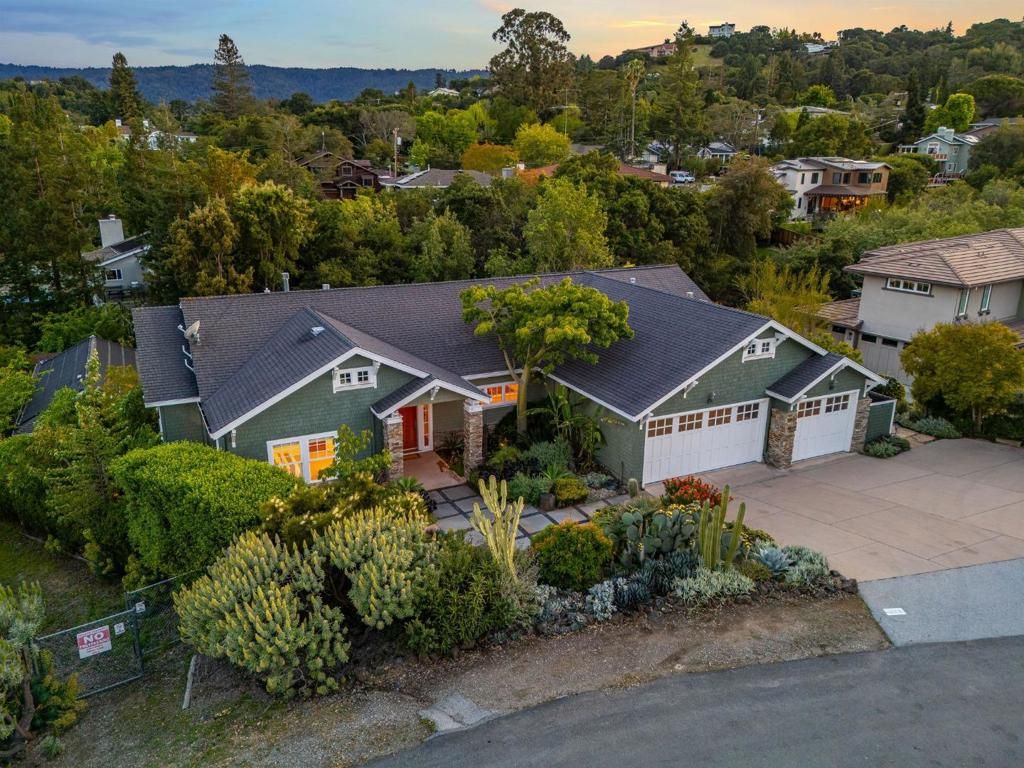 Image 94 of property listing at 902 Fallen Leaf Way, Redwood City, CA 94062