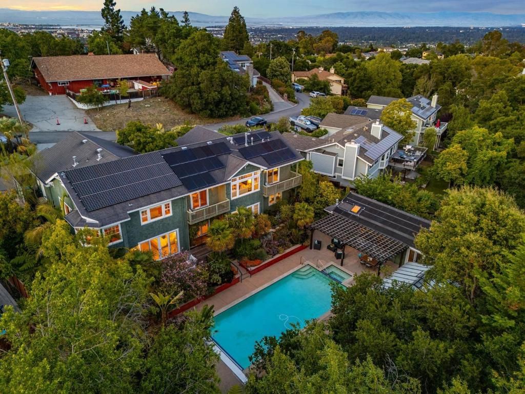 Image 96 of property listing at 902 Fallen Leaf Way, Redwood City, CA 94062