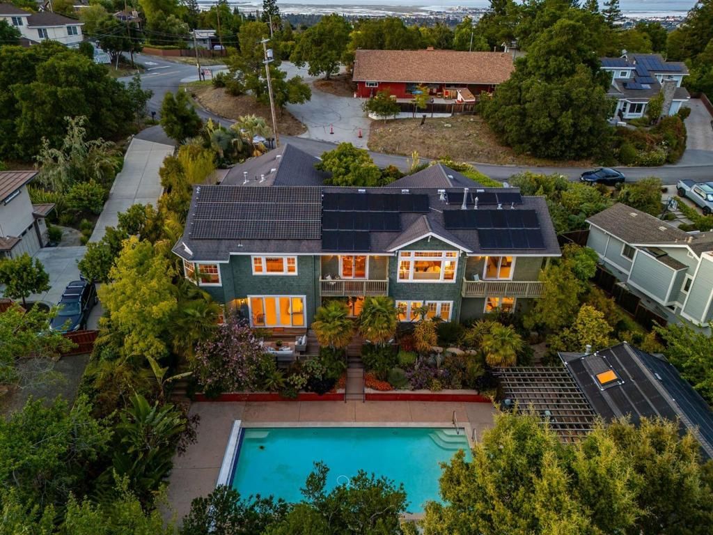 Image 97 of property listing at 902 Fallen Leaf Way, Redwood City, CA 94062