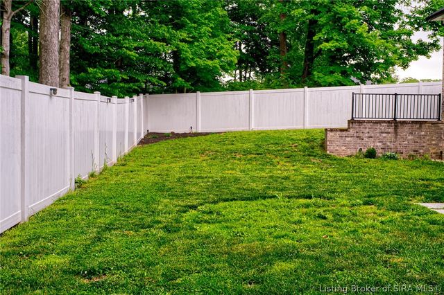 8810 Chestnut Hill Court, Charlestown, IN 47111