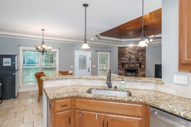 206 Pine Level Ridge, Deatsville, AL 36022