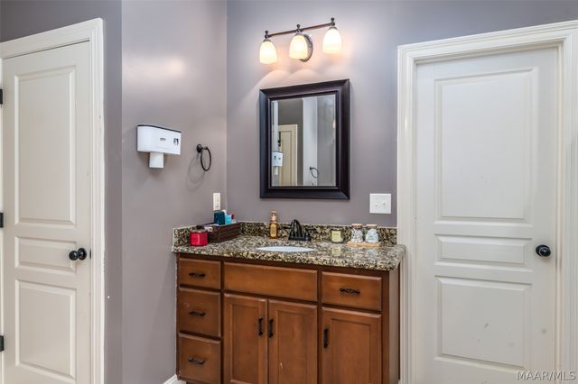 206 Pine Level Ridge, Deatsville, AL 36022