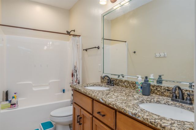 206 Pine Level Ridge, Deatsville, AL 36022