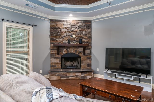 206 Pine Level Ridge, Deatsville, AL 36022