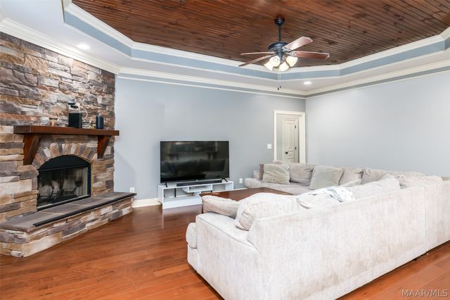 206 Pine Level Ridge, Deatsville, AL 36022