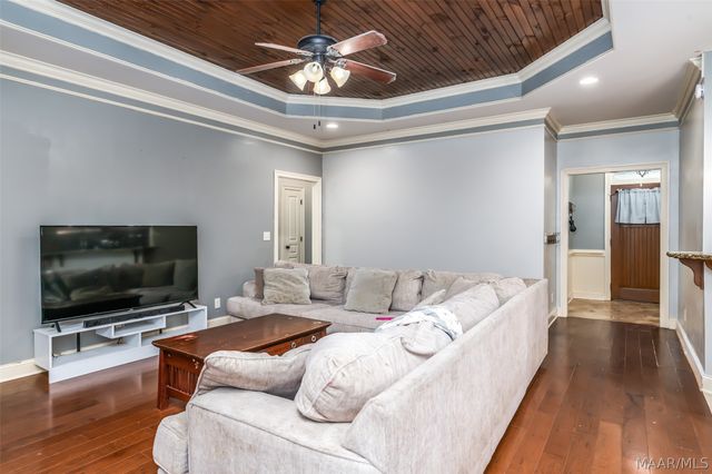 206 Pine Level Ridge, Deatsville, AL 36022