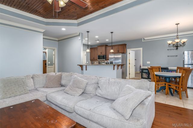 206 Pine Level Ridge, Deatsville, AL 36022