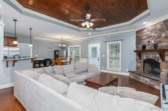 206 Pine Level Ridge, Deatsville, AL 36022