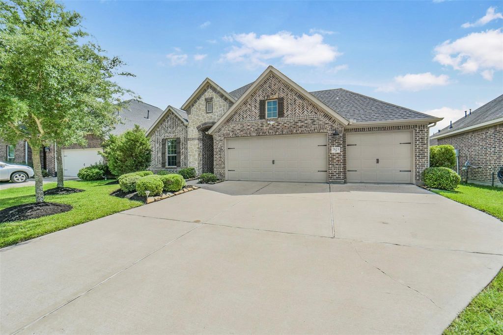 7823 Taronga Lane, Richmond, TX 77407