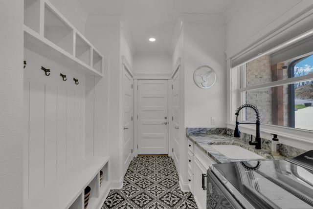 209 N Rockfish Ln, Hilham, TN 38568