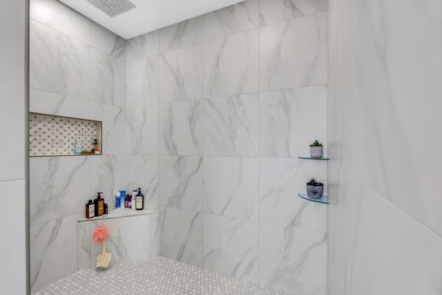 209 N Rockfish Ln, Hilham, TN 38568