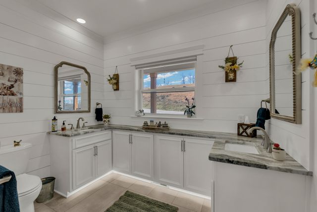 209 N Rockfish Ln, Hilham, TN 38568