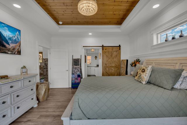 209 N Rockfish Ln, Hilham, TN 38568