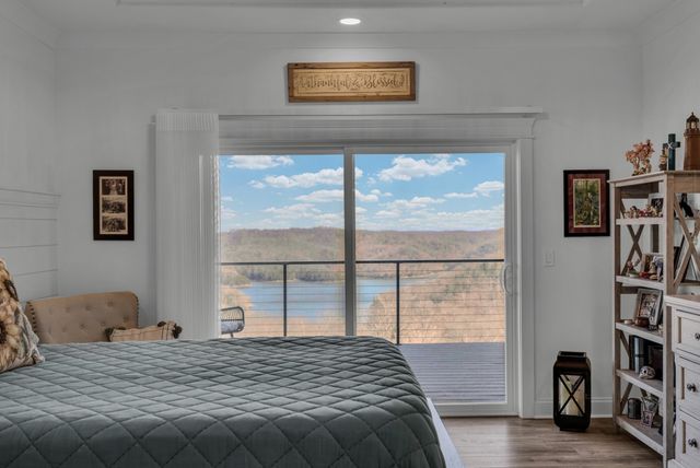 209 N Rockfish Ln, Hilham, TN 38568