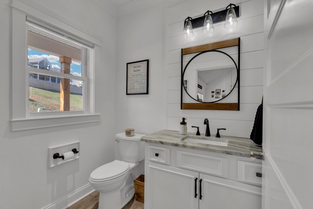 209 N Rockfish Ln, Hilham, TN 38568